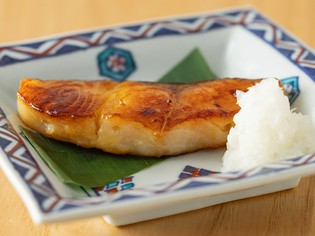 食材のおいしさを引き出す技で織りなす『炭火焼』に『鉄板焼』