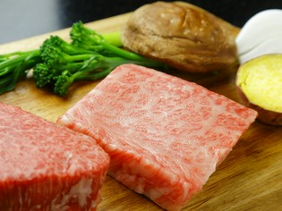 希少な黒毛和牛「宮崎産高千穂牛」を厳選。上質な味わいを