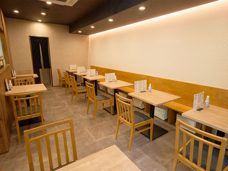 開放感を与えてくれる、36席のオシャレな空間