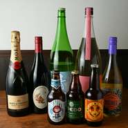 日本全国から仕入れた飲み頃の日本酒に、国内の醸造家たちによるイチオシのクラフトビールも取り揃えています。今後はワインもピックアップし、日本の魅力的なワインを発信していきたいとのこと。