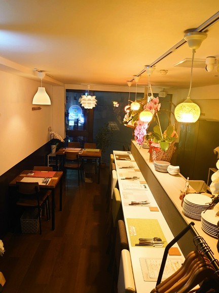 おいしい料理とお酒を気取らず楽しめるお店