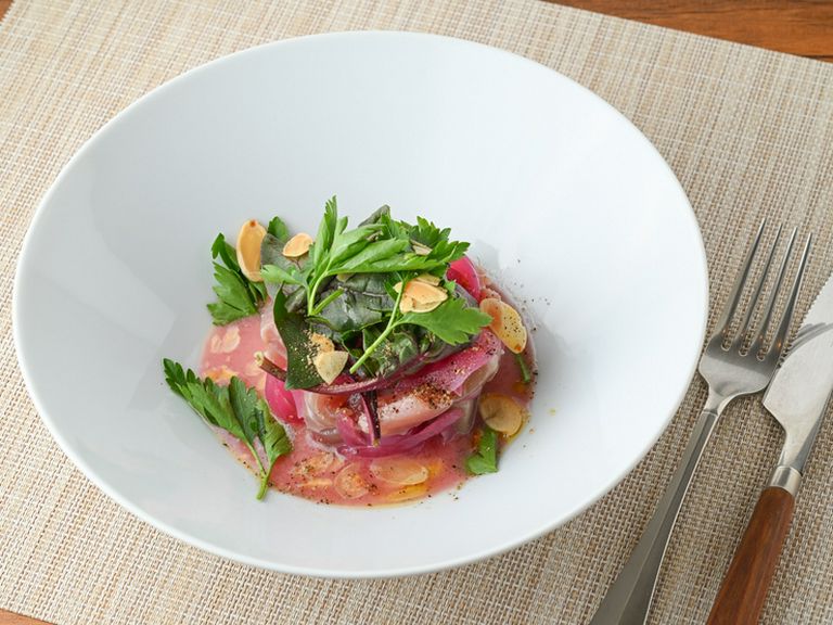料理の主役は、日本全国より集められた食材たち