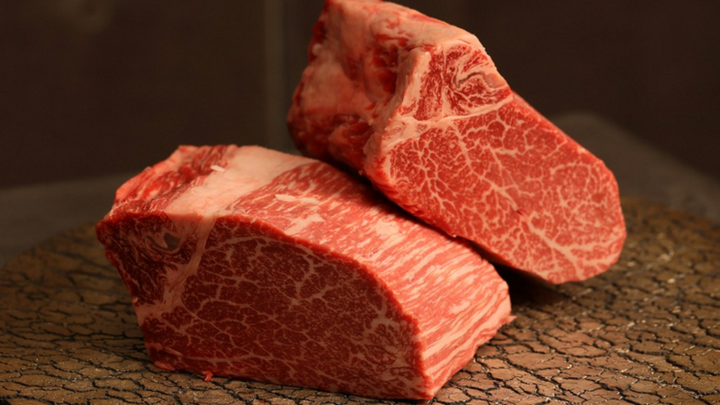 シェフのイチオシ！選び抜かれた極上肉。口の中でとろける食感は格別『北海道産和牛シャトーブリアン』