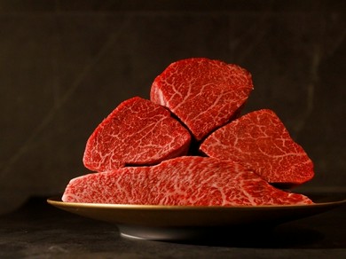 世界遺産の大地が育む、希少な知床和牛の旨さは圧巻