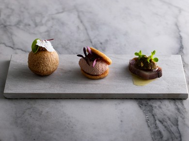 五感に響く味！パティシエの技と感性で紡ぐ『季節のアミューズ』