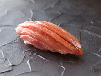 旨みを引き出した熟成鮨に舌鼓。特別な日は記憶に残る美食体験を
