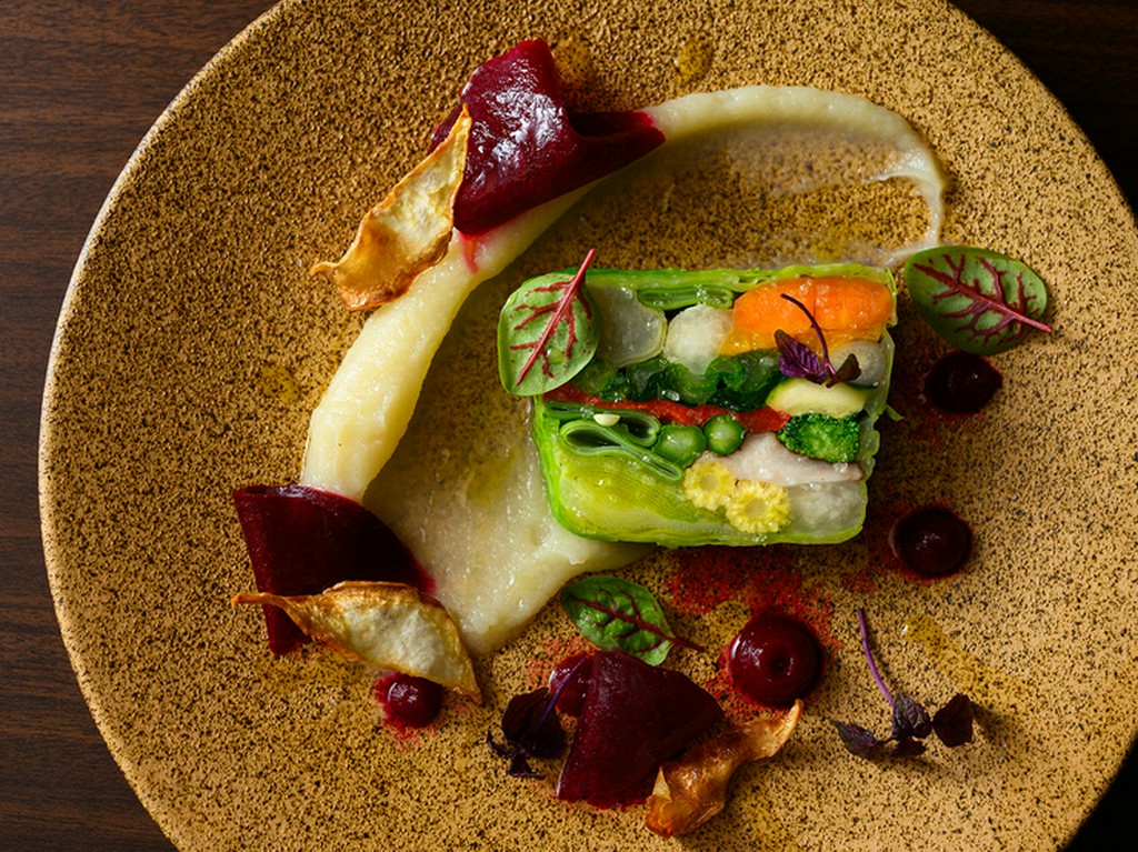 旬の魅力が詰まった『季節野菜のプレッセ　セロリラヴとビーツ』