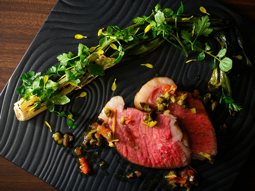 国産牛に各地の野菜。良質な食材で描く、その時ならではの逸品