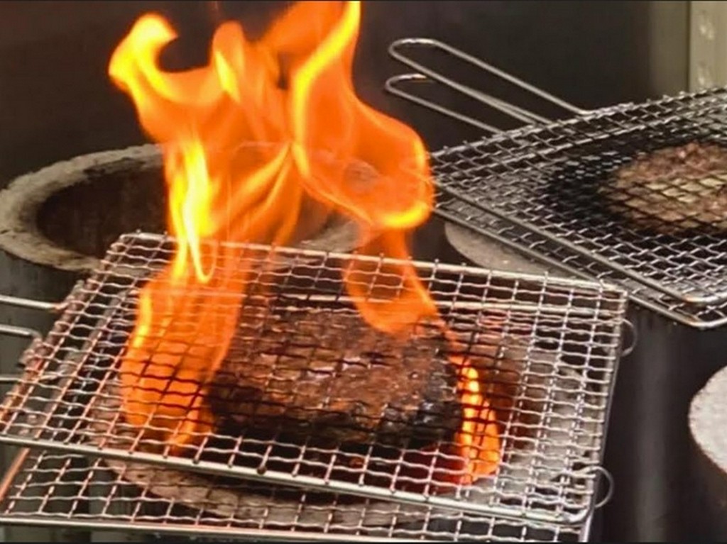 おいしい音と香りに包まれるパフォーマンスもごちそう