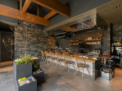 五感で楽しめる鉄板料理は、楽しい二人のデートにも最適