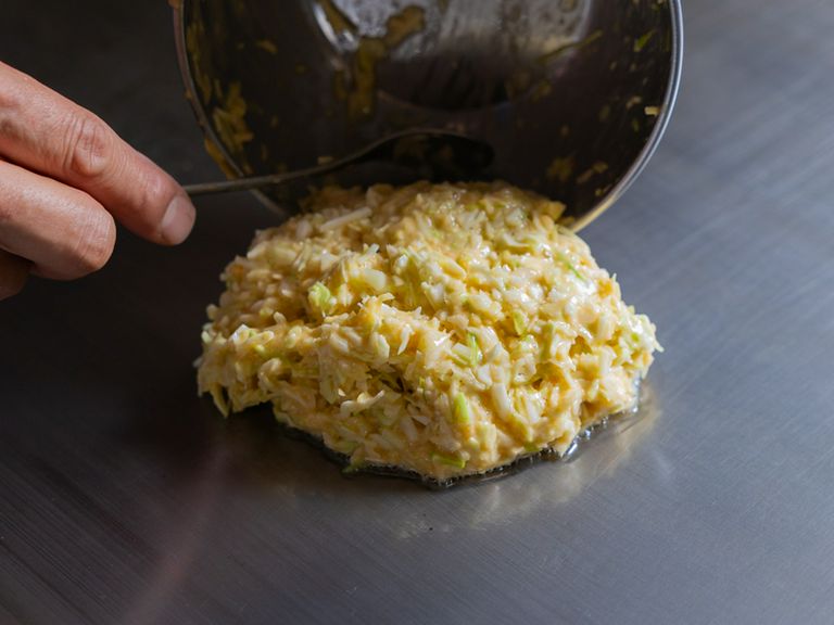 鉄板料理にぴったりのお酒もあり。女子会利用も歓迎