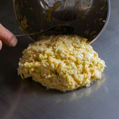 鉄板料理にぴったりのお酒もあり。女子会利用も歓迎