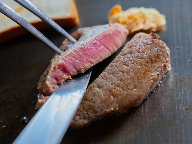 人気部位や、希少部位も味わえる『ステーキ』