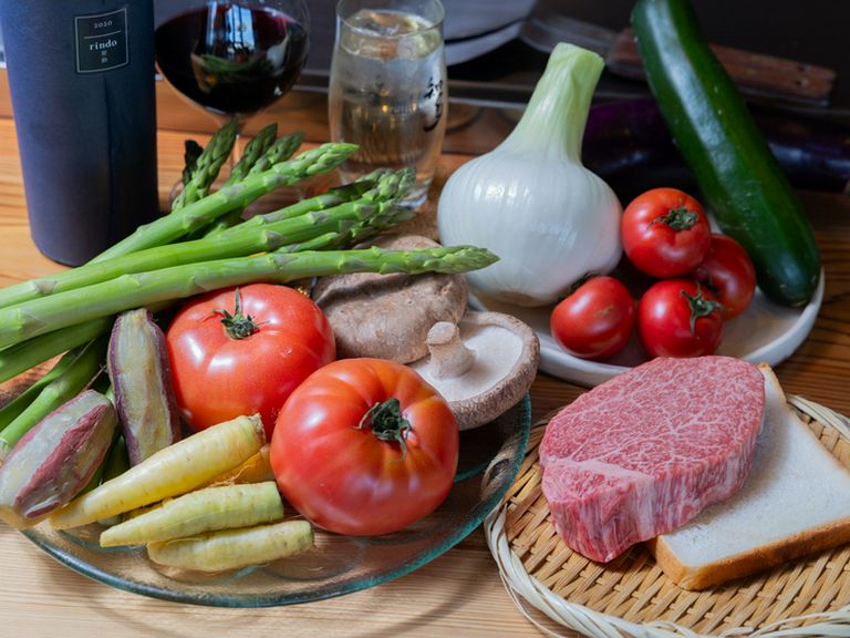 「宮崎牛」にとれたて野菜。宮崎県産の良質な食材