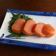 九州名物のもつ鍋、馬刺し、明太子が味わえるお店