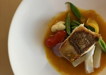 サフランの香り漂う、フランス・マルセイユの名物料理『鮮魚のブイヤベース　1人前』