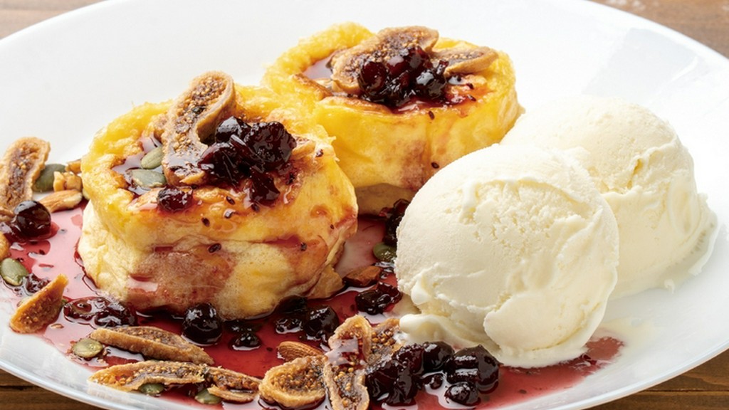 パンケーキと自慢のソース。抜群のハーモニーを奏でる絶品の一皿『木の実といちじくの山ぶどうソース』