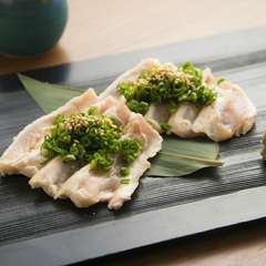 鶏刺し二種盛り合わせ