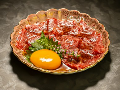 和牛イチボ　炙りユッケ