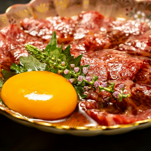 和牛イチボ　炙りユッケ