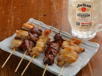 自分のペース＆好きな量や濃さで楽しめる、セルフスタイルの飲み放題が好評！飲み会はもちろん、一人飲みでも利用可能です。ドリンクメニューについては、ドリンクタブでご紹介中です。