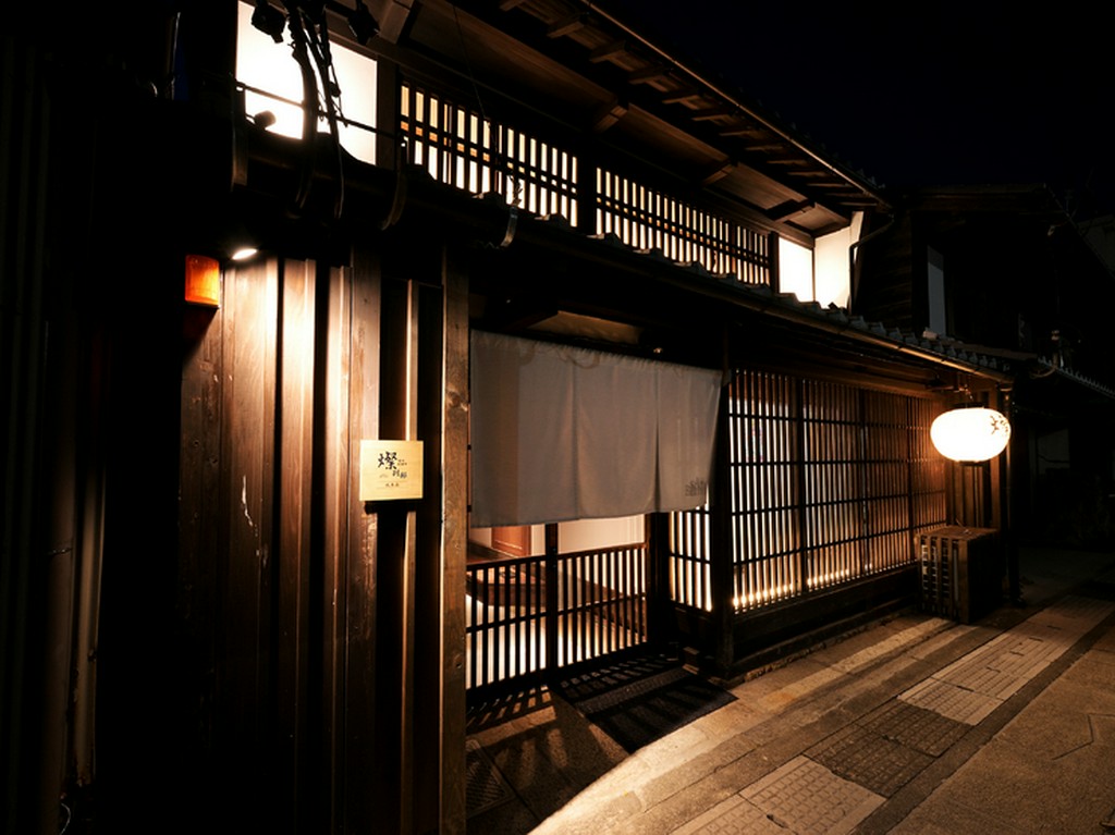 古民家ならではの風格が漂い、隠れ家のような雰囲気