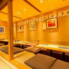 落ち着いた和の雰囲気が漂う中、家族揃って絶品料理をいただく