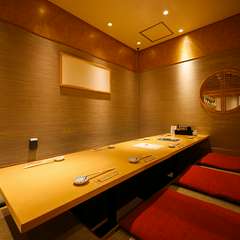 大切な会食にふさわしい贅沢な料理と上質な空間を提供