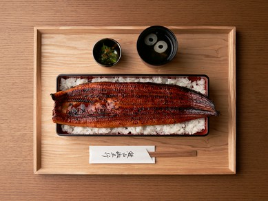 鰻・米・タレ、すべてにこだわった贅沢な一口『ちりめん山椒うな重』