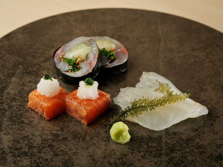 全国の銘酒や季節酒が揃い、旬の味とのペアリングが楽しい