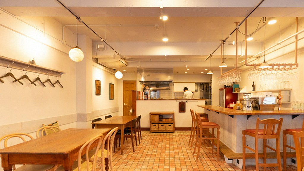 あたたかな雰囲気の中で、肩ひじ張らず寛げるお店