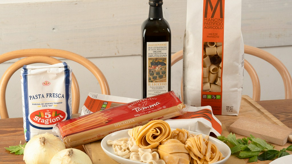 季節の食材で織りなすソースに合わせた「手打ち麺」や「乾麺」