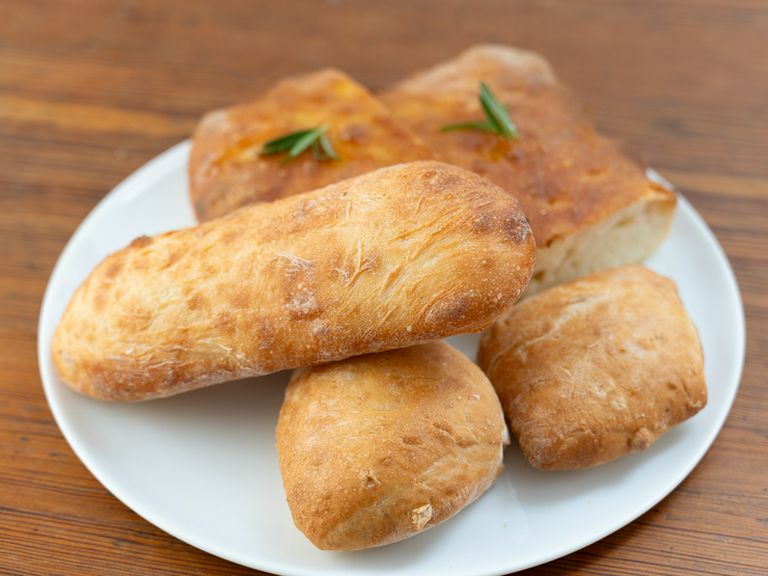 気温や湿度などで細やかに調整して焼き上げる『自家製パン』