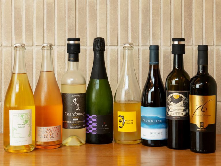 各国より集められたワイン。【COLOR】ならではの一杯も注目