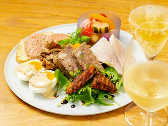 ビストロらしい逸品『前菜盛り合わせ』