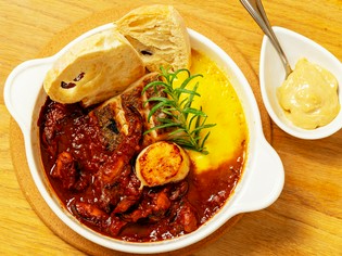 信頼できる肉・魚業者から届けられる良質な食材たちも