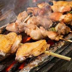 鮮度抜群の素材を炭で焼き上げる『串焼き』