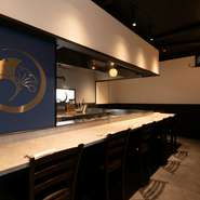 店内はスタッフでつくったという和テイストのデザインで、温かみのある雰囲気。料理がよりおいしく見えるよう、照明や飾り付けにも工夫が凝らされているんだとか。牛たん料理を、ゆったりと心ゆくまで楽しめます。