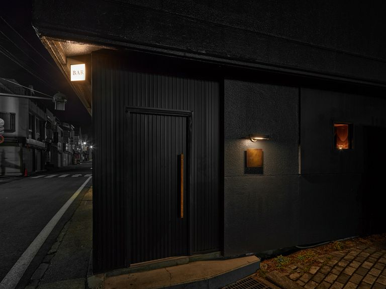 一見通り過ぎそうな雰囲気の、本当は秘密にしたい大人の隠れ家
