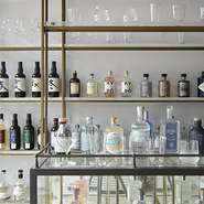 モクテルとは海外で生まれた言葉で「少しカクテルをマネた」とのニュアンスの言葉。飲まない人の選択がソフトドリンクだけではあまりにも寂しい…。日本のノンアル認識を大きく変えるモクテルをぜひ味わってみて。