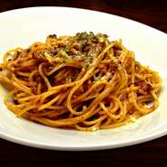 信州牛の自家製ミートソースを贅沢に使用した、当店名物のパスタです。