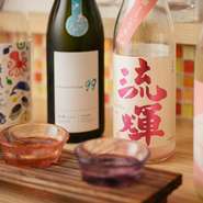 オススメ日本酒の飲み比べを楽しめます。当日の品揃えはお店にてご確認を。