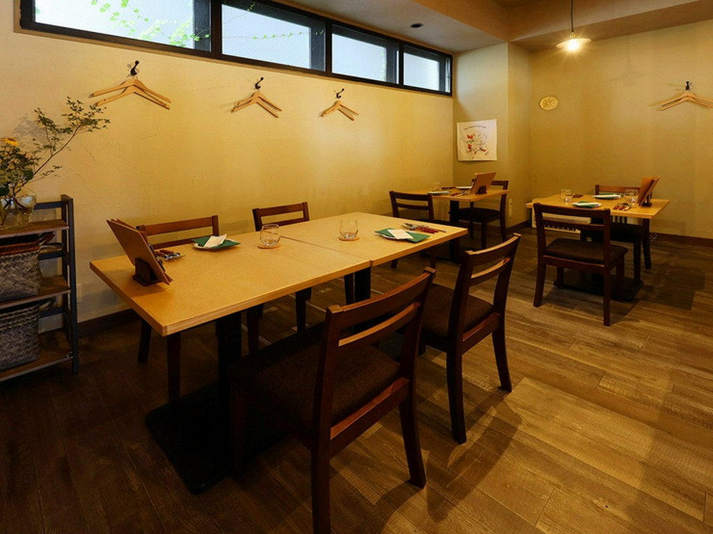 穏やかで落ち着いた雰囲気の店内。カジュアルな女子会に最適