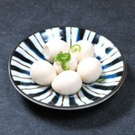 和風ベースのだしに青唐辛子と一緒に漬け込みました。やめられない止まらない～


