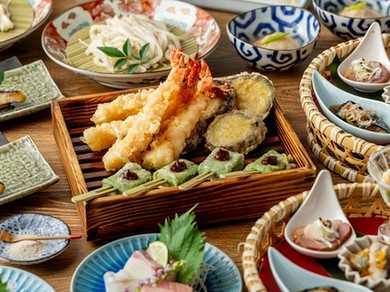 昼飲み、ちょい飲み、女子会、会食、宴会などさまざまなシーンに