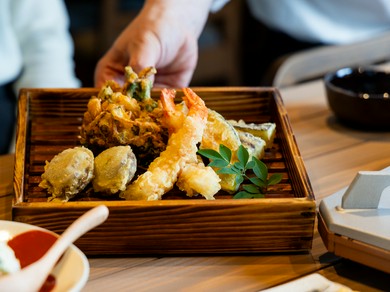 乙こんの天ぷらは生食用のキャノーラ油を100%使用。