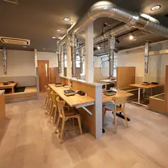 仲間との思い出を彩る、こだわりの上質焼肉とオシャレな店内