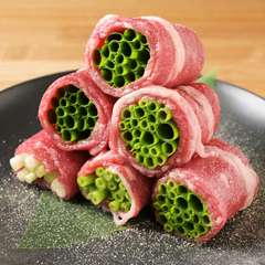 お肉の旨みとネギの爽やかさが華やかなハーモニーを奏でる！『ネギ巻きカルビ』