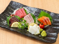 ここでしか味わえない鹿児島の海の幸。ぜひお楽しみください。3種盛り1,958円