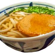 鹿児島の郷土料理。じっくり煮込んだ出汁に、太めの麺と具材を合わせた昔ながらの味わい。
